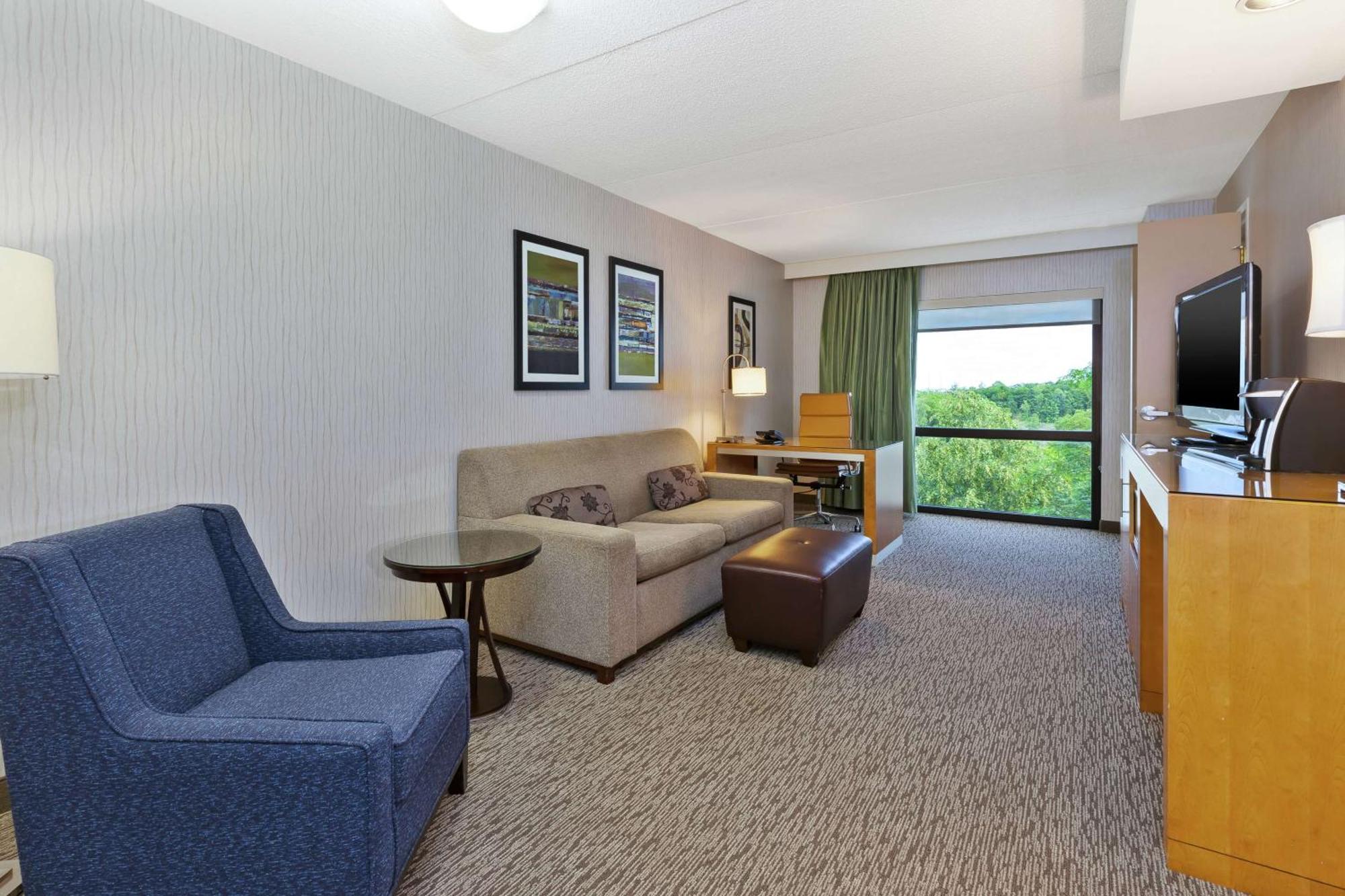 Hotel Auburn Hills Exterior photo